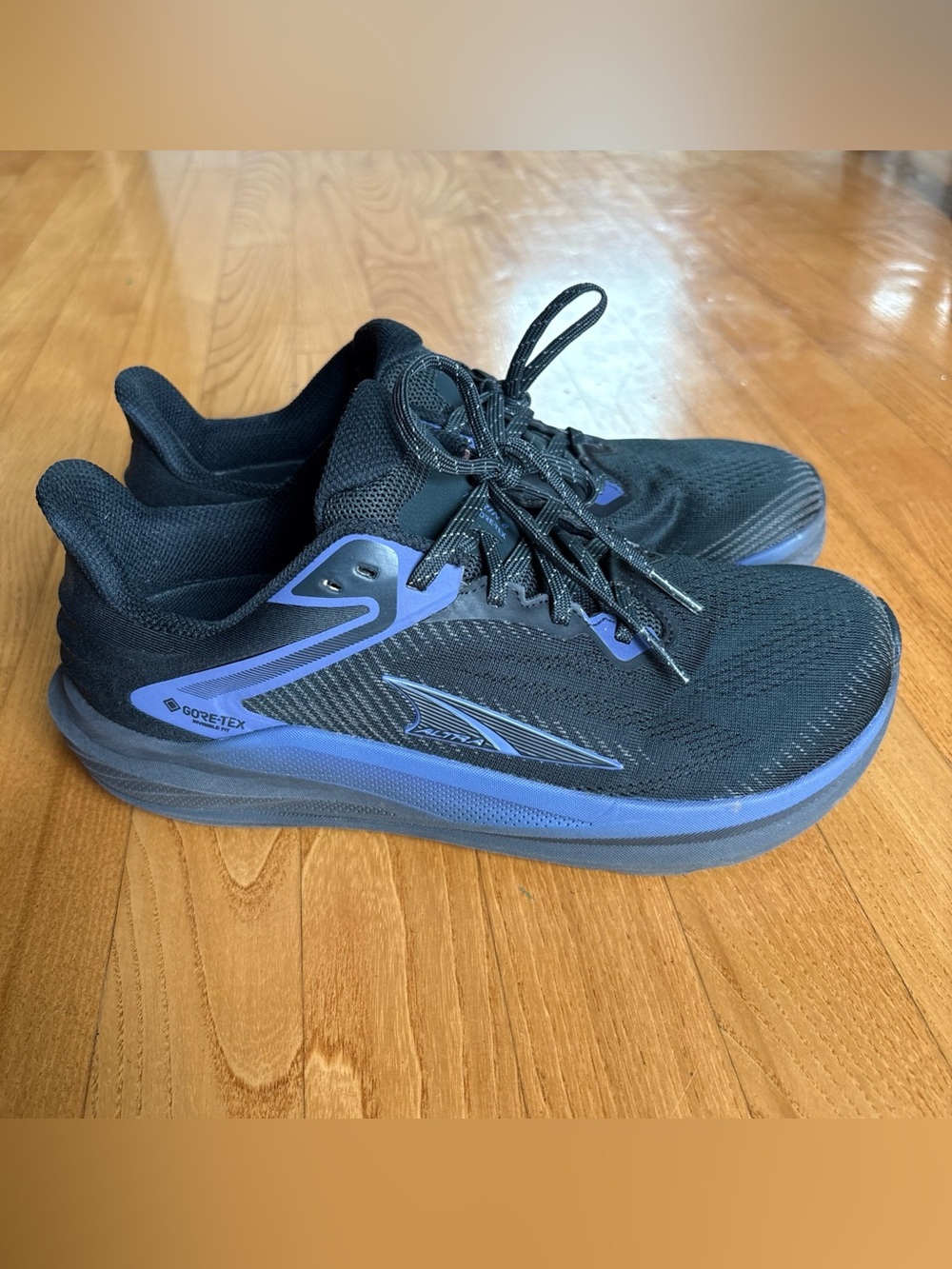 Altra Torin 8 Running Shoes GORE-TEX Road Run Grey Heather Purple Womens Sz 9.5